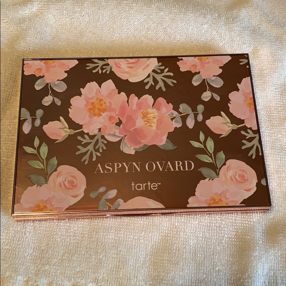 Tarte x Aspyn Ovard eyeshadow palette